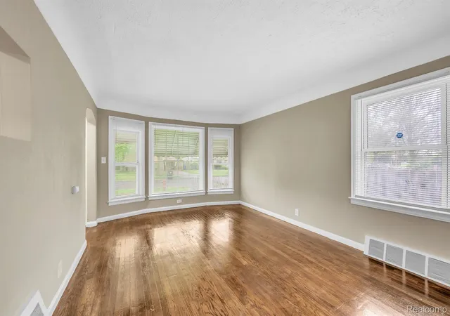 Photo 3 of Single family home for sale at 9583 Stahelin Ave, Detroit, MI 48228 | MLS# 20261066268 | Listing updated on 2026-08-23