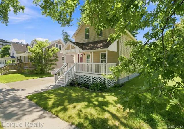 4th image of 2413 Walnut St, Port Huron, MI 48060 | MLS# 20261066272