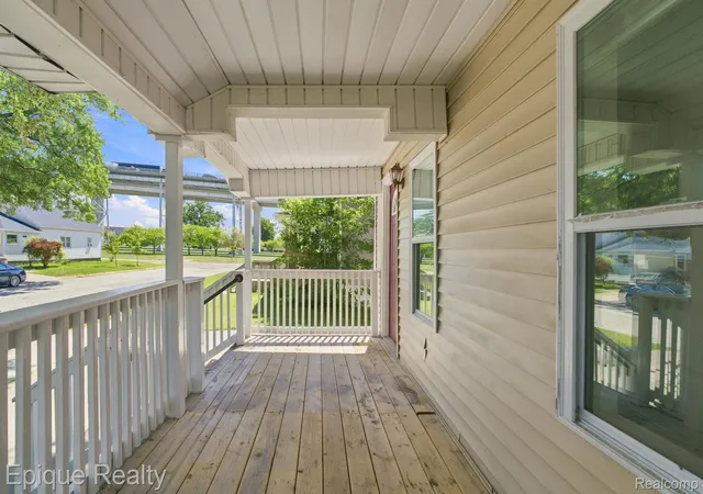 5th image of 2413 Walnut St, Port Huron, MI 48060 | MLS# 20261066272
