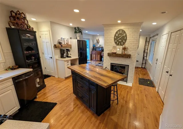 Photo 3 of Single family home for sale at 9004 Del Rio Dr, Grand Blanc, MI 48439 | MLS# 20261066274 | Listing updated on 2026-09-06
