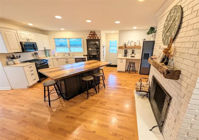 Photo 3 of Single family home for sale at 9004 Del Rio Dr, Grand Blanc, MI 48439 | MLS# 20261066274 | Listing updated on 2026-09-06
