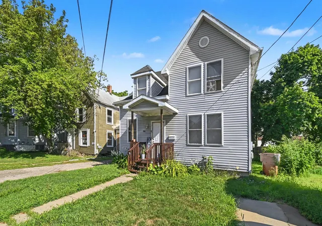 2nd image of 908 W Lapeer St, Lansing, MI 48915 | MLS# 65026043680