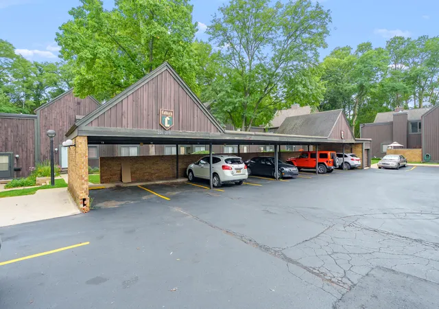 Photo 3 of Condo for sale at 238 Falkirk Ct, Kalamazoo, MI 49006 | MLS# 66026043681 | Listing updated on 2026-09-07