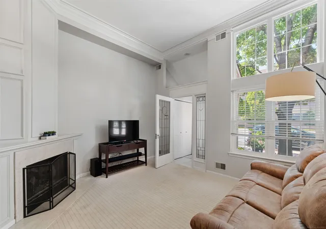 Listing Photo 4 - Condo for sale in building located at 1333 S Washington Ave, Royal Oak, MI 48067