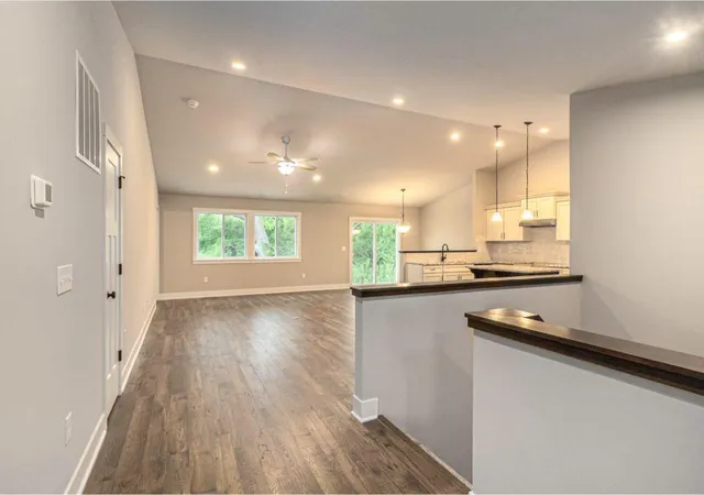 Photo 3 of Single family home for sale at 945 Ridgetop Cir, Kalamazoo, MI 49009 | MLS# 66026043697 | Listing updated on 2026-08-26