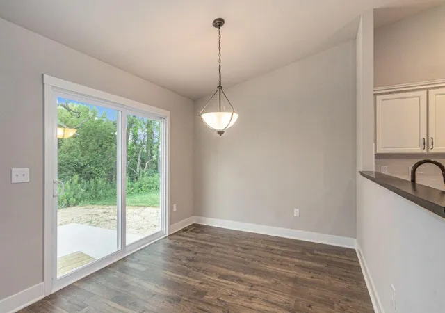 Photo 4 of Single family home for sale at 945 Ridgetop Cir, Kalamazoo, MI 49009 | MLS# 66026043697 | Listing updated on 2026-08-26