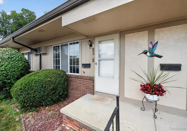 Photo 3 of Condo for sale at 25325 Potomac Dr #3, South Lyon, MI 48178 | MLS# 20261066306 | Listing updated on 2026-09-16