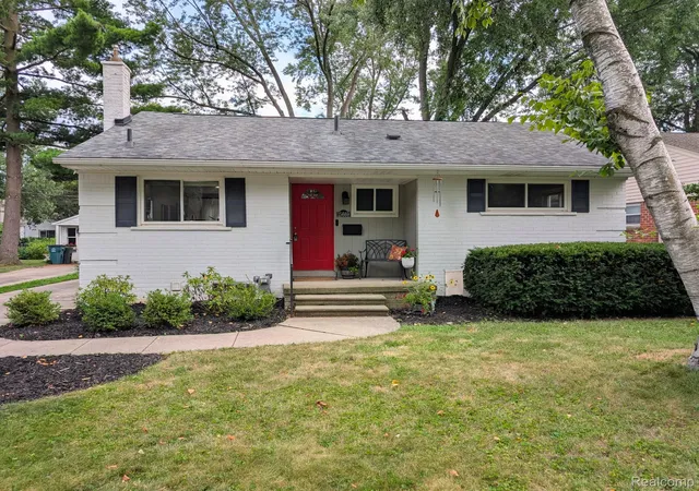 Photo 2 of Single family home for sale at 15669 Buckingham Ave, Beverly Hills, MI 48025 | MLS# 20261066309 | Listing updated on 2026-08-30