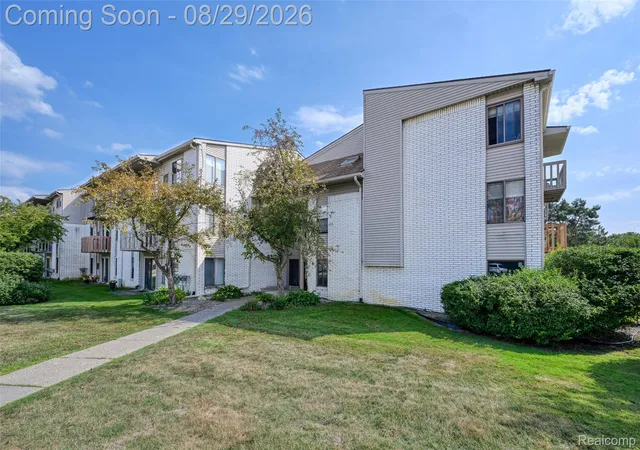 Photo 5 of Condo for sale at 32013 W 12 Mile Rd, Farmington Hills City Oakland, MI 48334 | MLS# 20261066317 | Listing updated on 2026-08-29