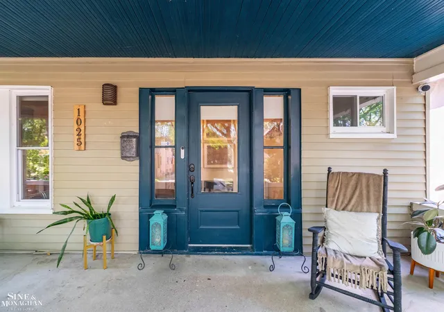Photo 3 of Single family home for sale at 1025 Beaconsfield Ave, Grosse Pointe, MI 48230 | MLS# 58050219099 | Listing updated on 2026-08-19
