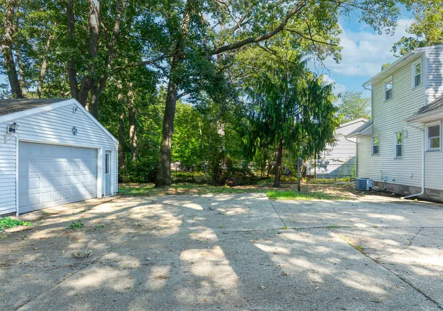 Photo 3 of Single family home for sale at 1450 Wesley Ave, Muskegon, MI 49442 | MLS# 71026043702 | Listing updated on 2026-10-08