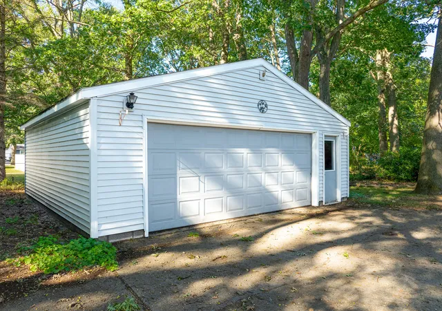 Photo 4 of Single family home for sale at 1450 Wesley Ave, Muskegon, MI 49442 | MLS# 71026043702 | Listing updated on 2026-10-08