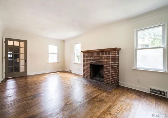 3rd image of 20997 Flora St, Roseville, MI 48066 | MLS# 20261066325