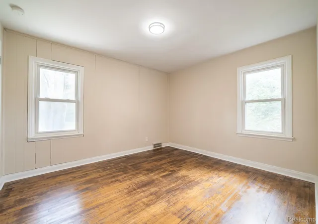 5th image of 20997 Flora St, Roseville, MI 48066 | MLS# 20261066325