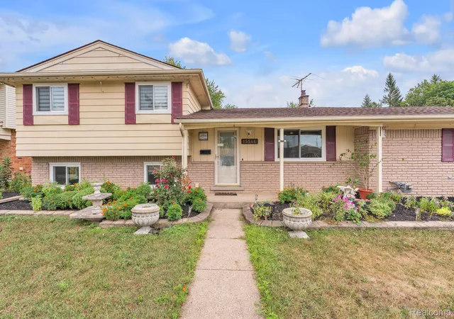Photo 3 of Single family home for sale at 15546 Liverpool St, Livonia, MI 48154 | MLS# 20261066328 | Listing updated on 2026-09-11