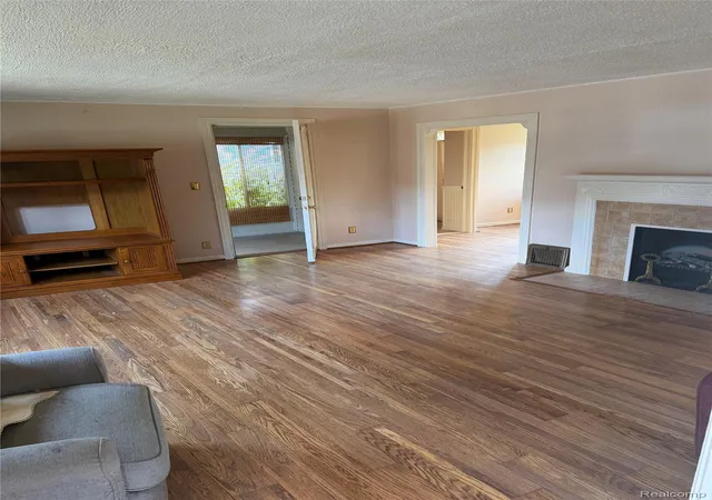 Photo 2 of Single family home for sale at 22121 Francis St, Dearborn, MI 48124 | MLS# 20261066341 | Listing updated on 2026-08-22