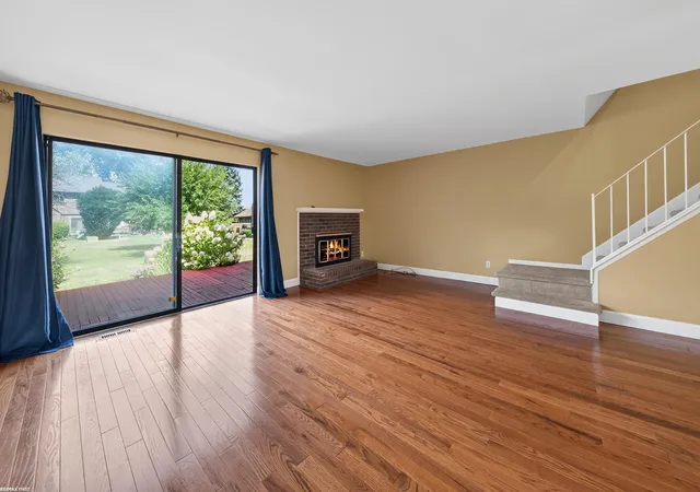 Photo 4 of Condo for sale at 8224 Clay Ct, Sterling Heights, MI 48313 | MLS# 58050219108 | Listing updated on 2026-09-17