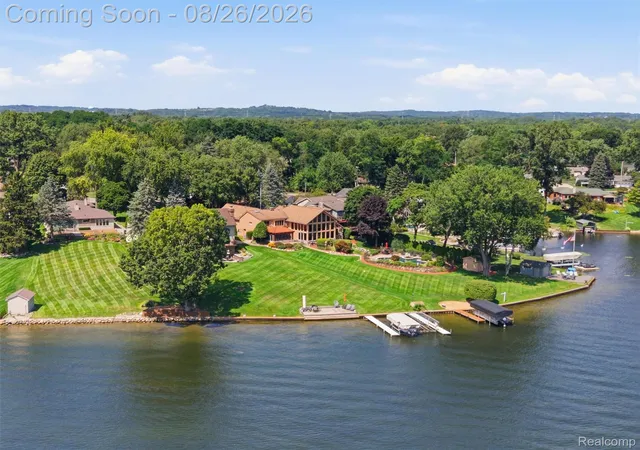 Photo 2 of Single family home for sale at 3549 Mann Rd, Waterford Charter Township Oakland, MI 48346 | MLS# 20261066343 | Listing updated on 2026-08-26
