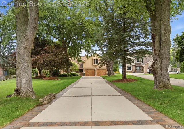 Photo 4 of Single family home for sale at 3549 Mann Rd, Waterford Charter Township Oakland, MI 48346 | MLS# 20261066343 | Listing updated on 2026-08-26