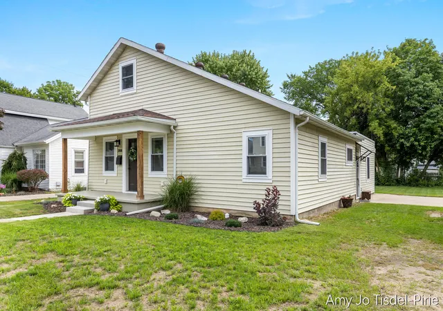 2nd image of 208 N Webster St, Greenville, MI 48838 | MLS# 65026043717