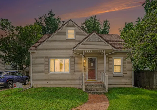 1st image of 900 Sw 40th St Sw, Wyoming, MI 49509 | MLS# 71026043714