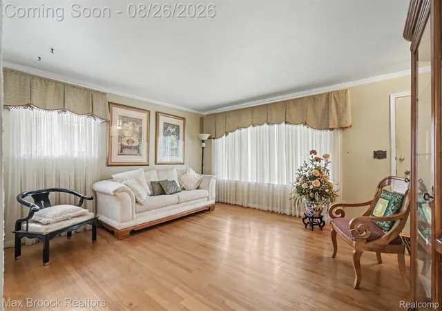Photo 4 of Single family home for sale at 5953 Rockland Ct, Dearborn Heights, MI 48127 | MLS# 20261066348 | Listing updated on 2026-08-31
