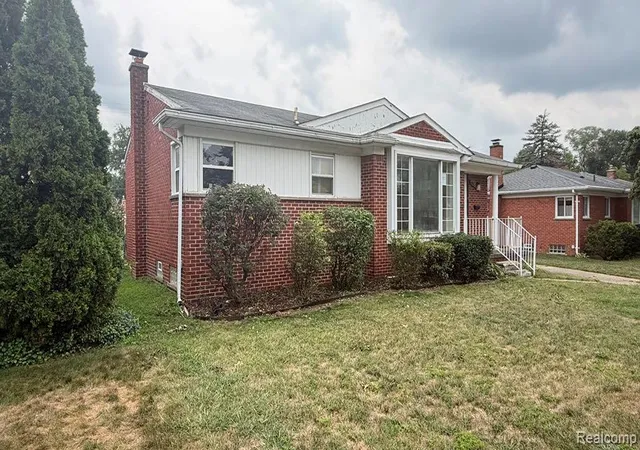 2nd image of 30435 Rosslyn Ave, Garden City, MI 48135 | MLS# 20261066355