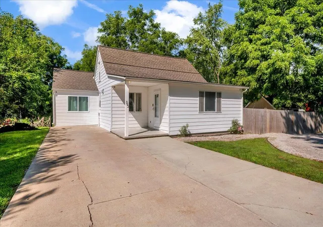 Photo 3 of Single family home for sale at 392 Elder St, Ypsilanti, MI 48197 | MLS# 81026043728 | Listing updated on 2026-09-14