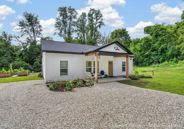 3rd image of 7911 Keller Rd, Delton, MI 49046 | MLS# 65026043727