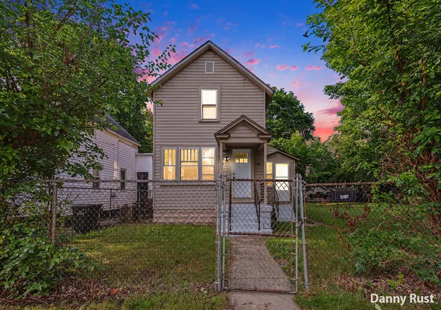 Photo 1 of Single family home for sale at 691 E Isabella Ave, Muskegon, MI 49442 | MLS# 71026043741 | Listing updated on 2026-09-17