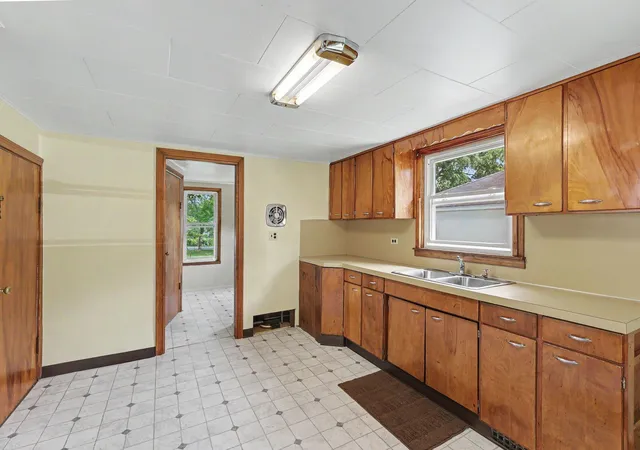 4th image of 1213 Edwards St, Albion, MI 49224 | MLS# 55026043737