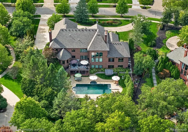 4th image of 47825 Bellagio Dr, Northville, MI 48167 | MLS# 20261066377