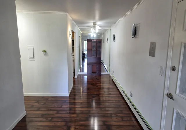 3rd image of 1968 Axtell Dr #1, Troy, MI 48084 | MLS# 81026043745