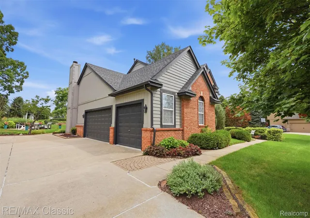 3rd image of 2333 Sandlewood Dr, White Lake, MI 48383 | MLS# 20261066383