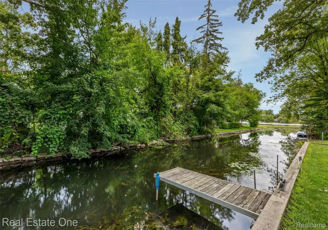 Photo 2 of Single family home for sale at 2000 Nacona, Commerce Township, MI 48382 | MLS# 20261066382 | Listing updated on 2026-08-26