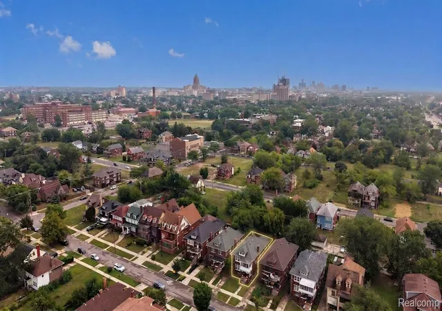 Photo 2 of Multi family home for sale at 1665 Atkinson St, Detroit, MI 48206 | MLS# 20261066388 | Listing updated on 2026-08-20