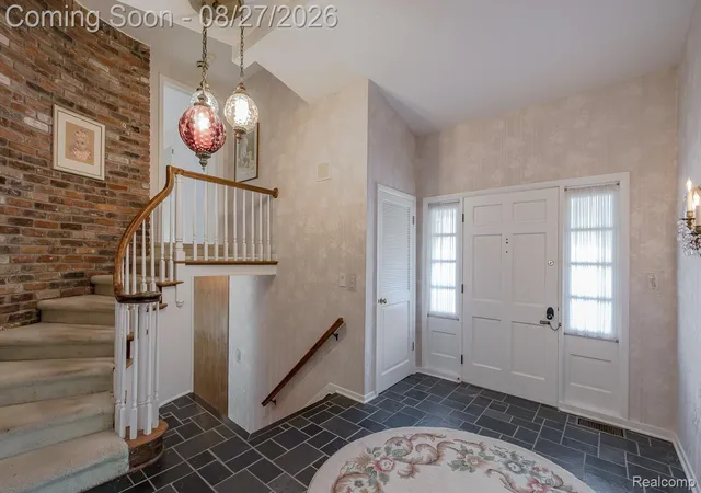 Photo 4 of Single family home for sale at 4744 Brafferton Dr, Bloomfield Charter Township Oakland, MI 48302 | MLS# 20261066390 | Listing updated on 2026-09-13