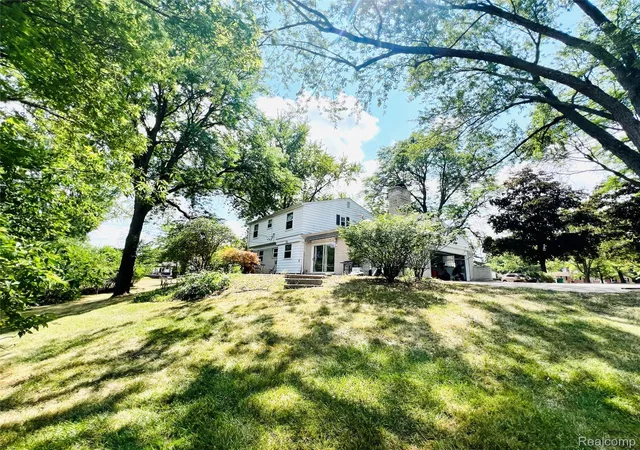 4th image of 38138 Southfarm Ct, Northville, MI 48167 | MLS# 20261066400