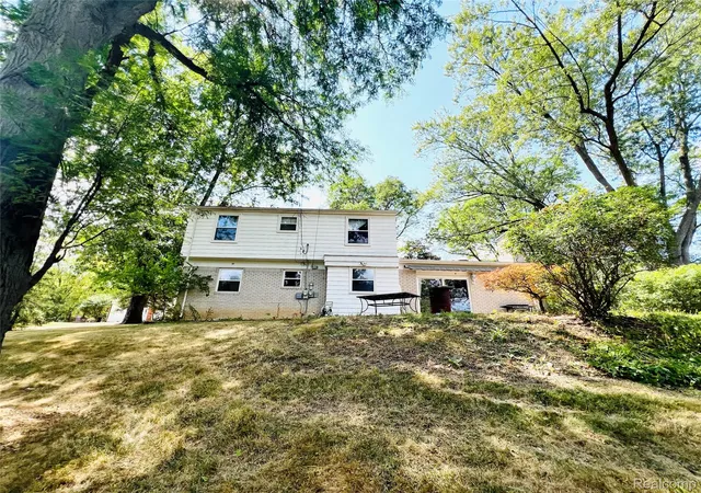5th image of 38138 Southfarm Ct, Northville, MI 48167 | MLS# 20261066400