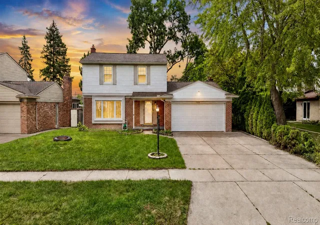 Photo 1 of Single family home for sale at 4728 Stilwell Dr, Warren, MI 48092 | MLS# 20261066402 | Listing updated on 2026-09-12