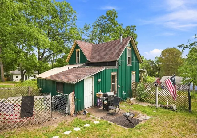 Photo 3 of Single family home for sale at 441 Washington St, Cadillac, MI 49601 | MLS# 78080072549 | Listing updated on 2026-09-12
