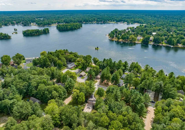 Photo 3 of Single family home for sale at 1741 N Ogemaw Trl, West Branch, MI 48661 | MLS# 77080072552 | Listing updated on 2026-08-25