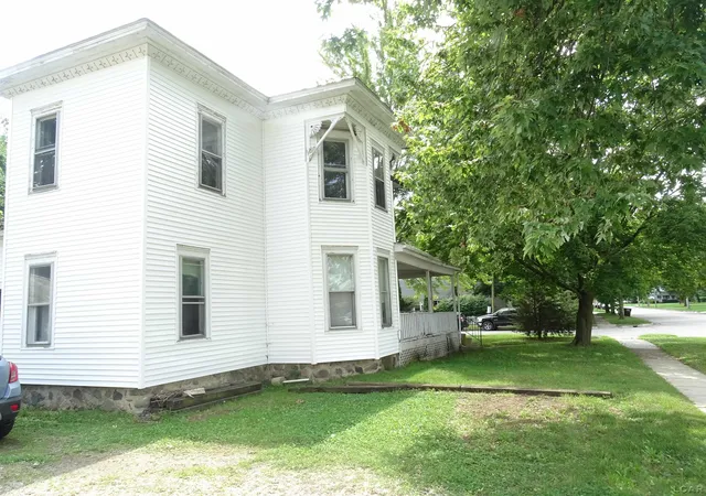 Listing Photo 4 - Condo for sale in building located at 124 S Ottawa St, Tecumseh, MI 49286