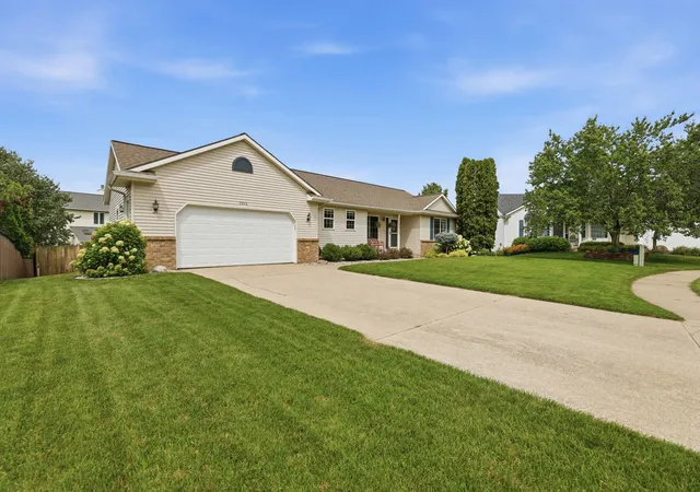 2nd image of 2913 Belle Meadow Dr Sw, Byron Center, MI 49315 | MLS# 65026043765