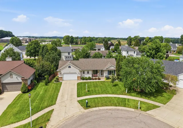 image of 2913 Belle Meadow Dr Sw, Byron Center, MI 49315 | MLS# 65026043765