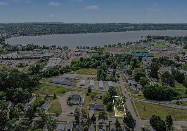43rd image of 321 Wright St, Cadillac, MI 49601 | MLS# 65026043751