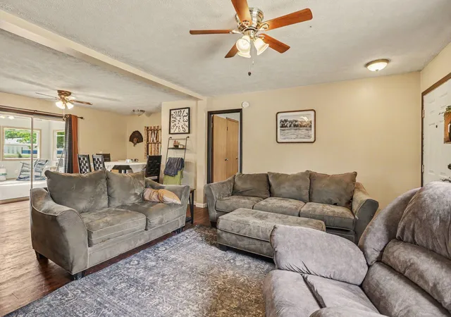 Photo 3 of Single family home for sale at 321 Wright St, Cadillac, MI 49601 | MLS# 65026043751 | Listing updated on 2026-09-18