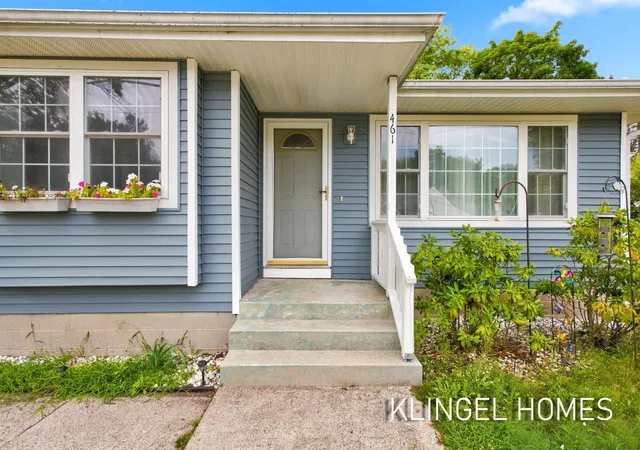 Photo 2 of Single family home for sale at 461 W Hile Rd, Norton Shores, MI 49441 | MLS# 71026043758 | Listing updated on 2026-09-03