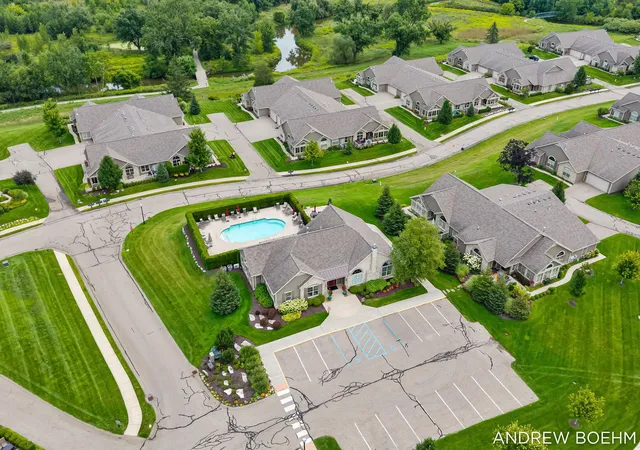 Listing Photo 2 - Condo for sale in building located at 1220 Waterwalk Dr, Holland, MI 49423 - Unit #