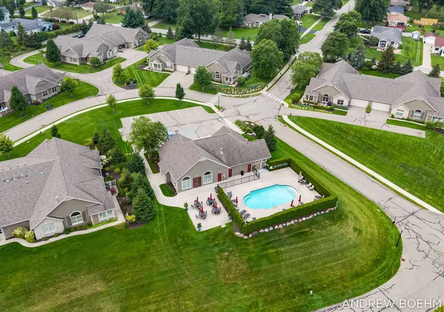 60th image of 1220 Waterwalk Dr, Holland, MI 49423 | MLS# 71026043752